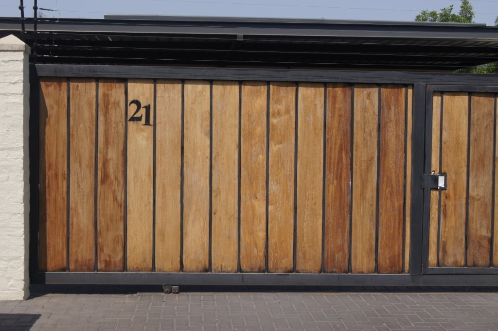 gates-cladded-with-wood